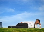 לימודי מנהל עסקים וכלכלה בסמסטר אביב